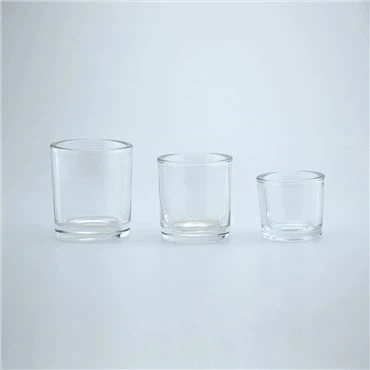 Maži žvakių stiklainiai